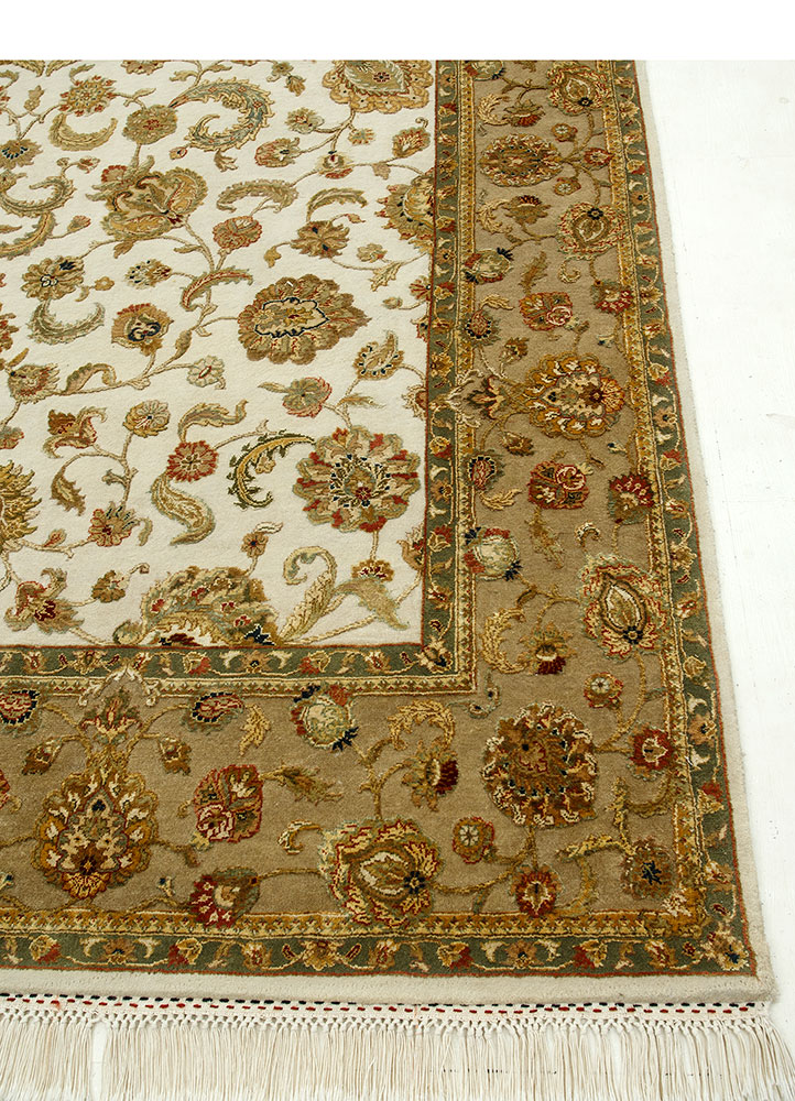 aurora ivory wool and silk hand knotted Rug - Corner