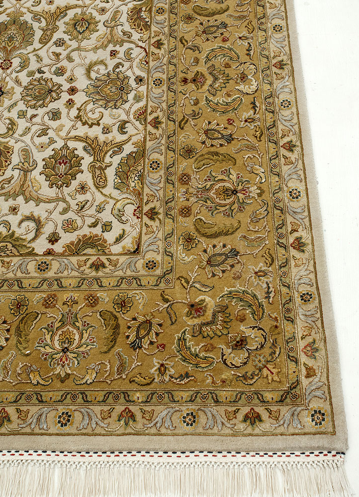 aurora ivory wool and silk hand knotted Rug - Corner