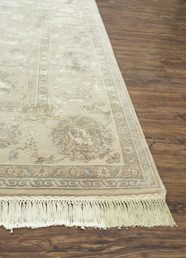 aurora ivory wool and silk hand knotted Rug - Corner