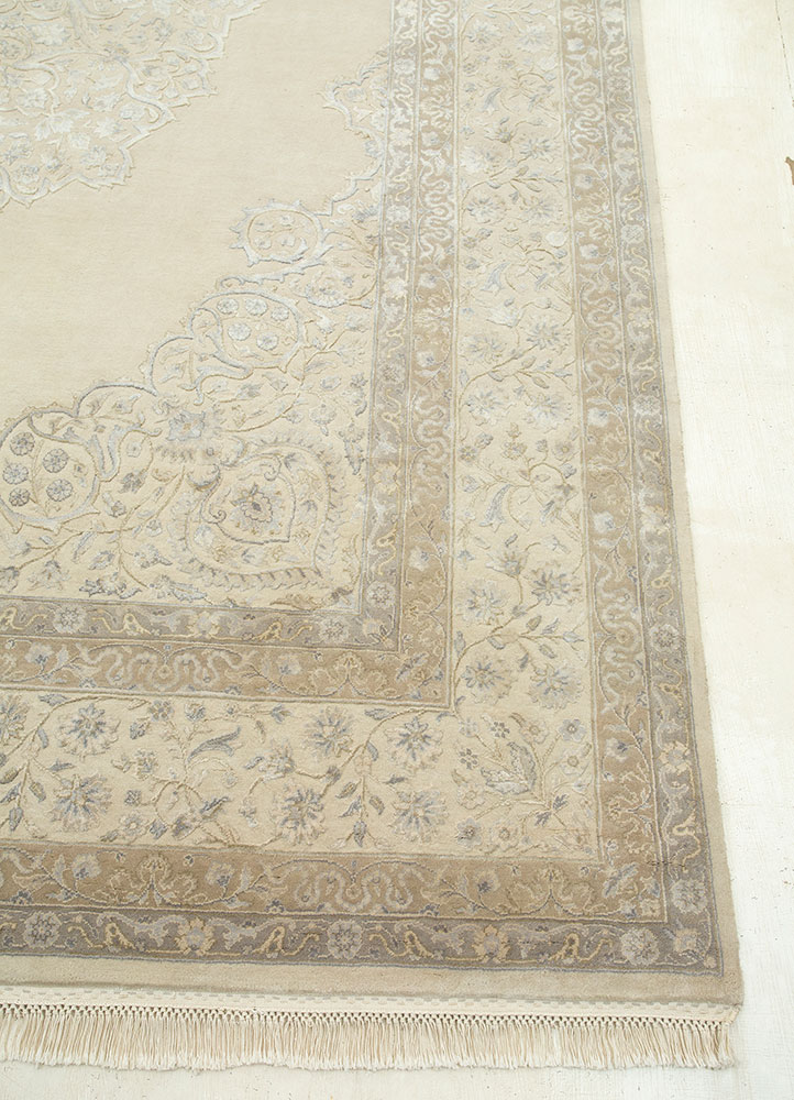 aurora ivory wool and silk hand knotted Rug - Corner