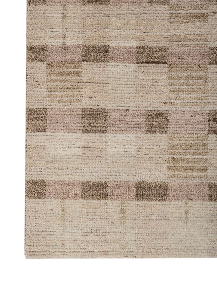 manifest pink and purple wool hand knotted Rug - Corner