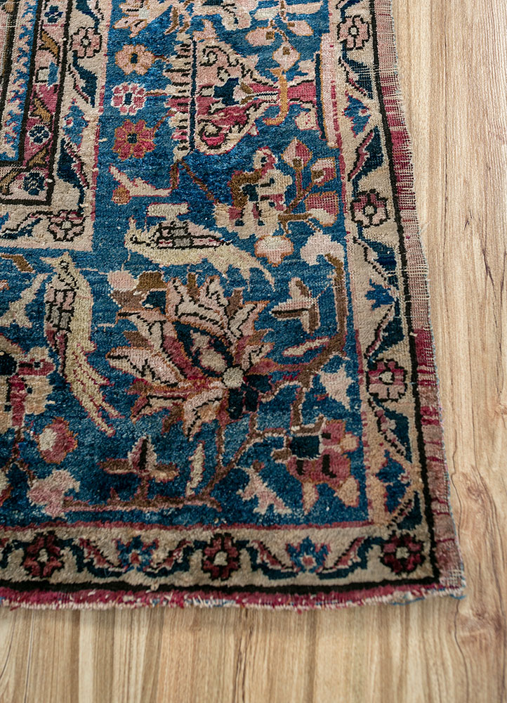 gulmarg ivory silk hand knotted Rug - Corner