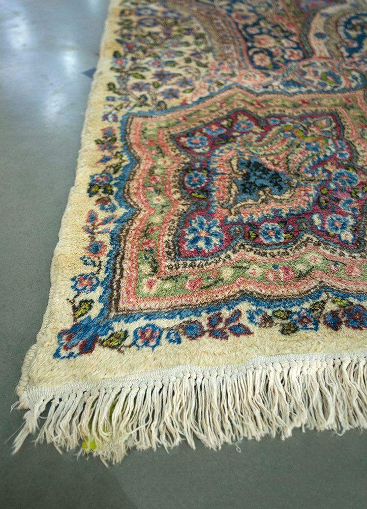 aalam pink and purple wool hand knotted Rug - Corner