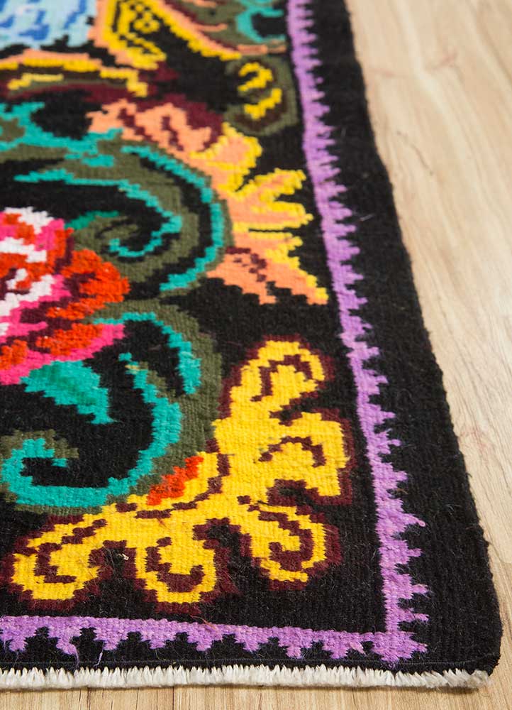 nuray multi wool hand knotted Rug - Corner