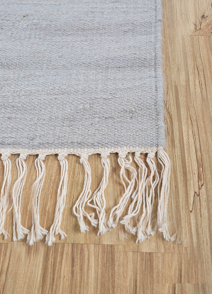 indusbar green wool flat weaves Rug - Corner