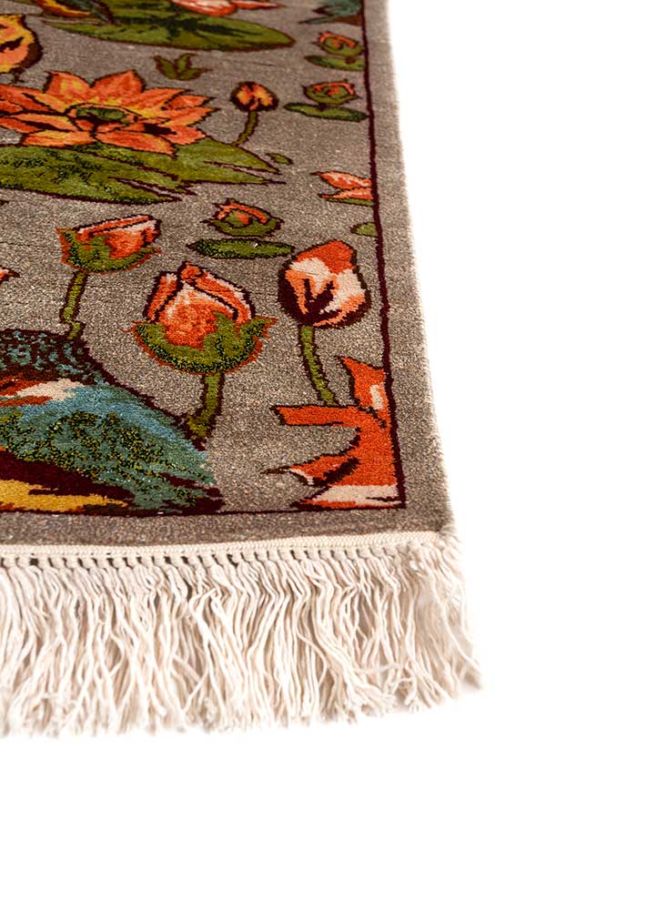 gulmarg green silk hand knotted Rug - Corner