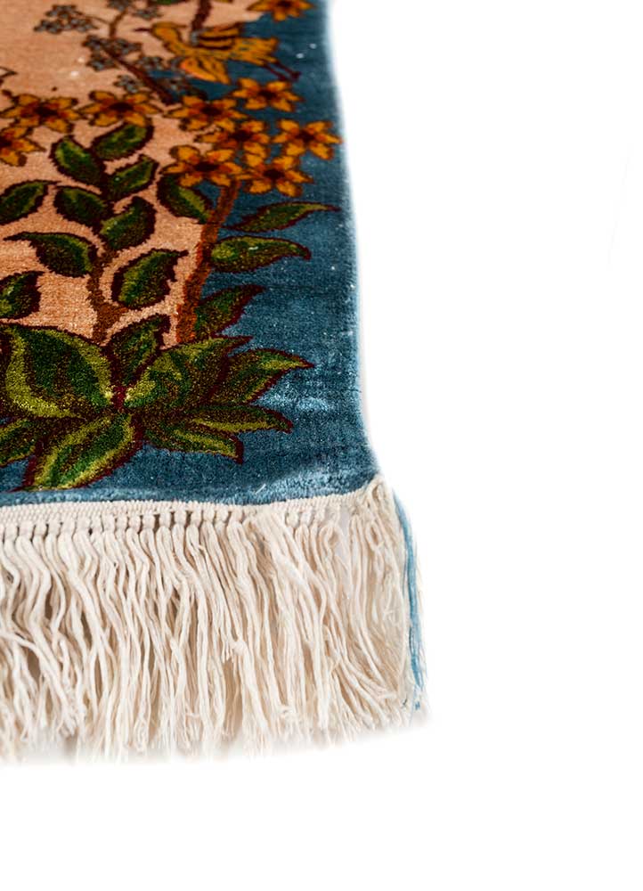 gulmarg green silk hand knotted Rug - Corner