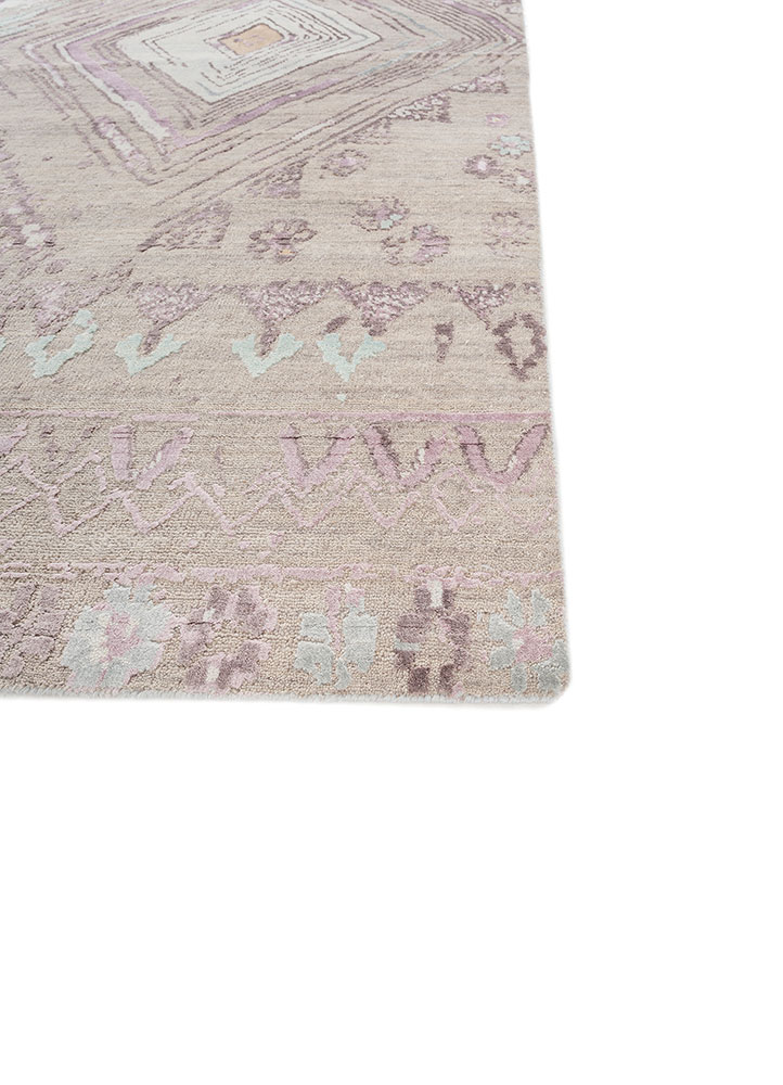 uvenuti ivory wool and bamboo silk hand knotted Rug - Corner