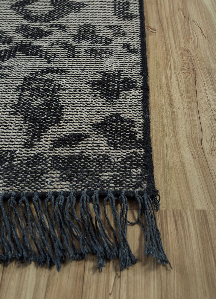 manifest grey and black wool hand knotted Rug - Corner