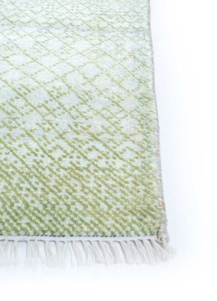 kairos green wool hand knotted Rug - Corner