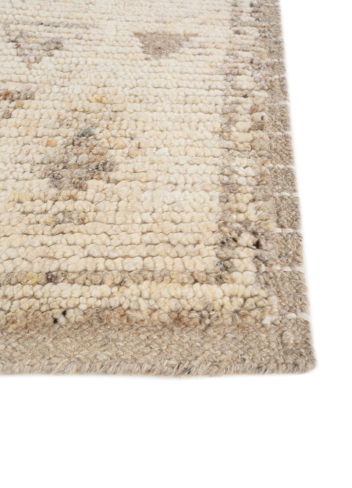 manifest ivory wool hand knotted Rug - Corner