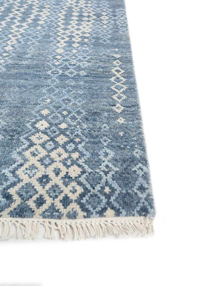 kairos blue wool hand knotted Rug - Corner