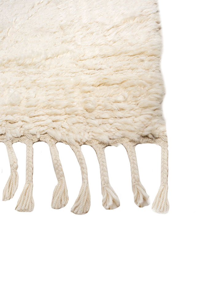 zuri ivory wool hand knotted Rug - Corner