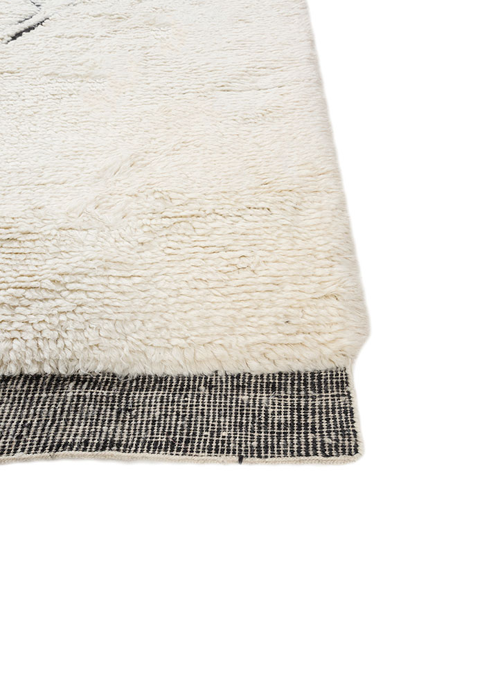 zuri ivory wool hand knotted Rug - Corner