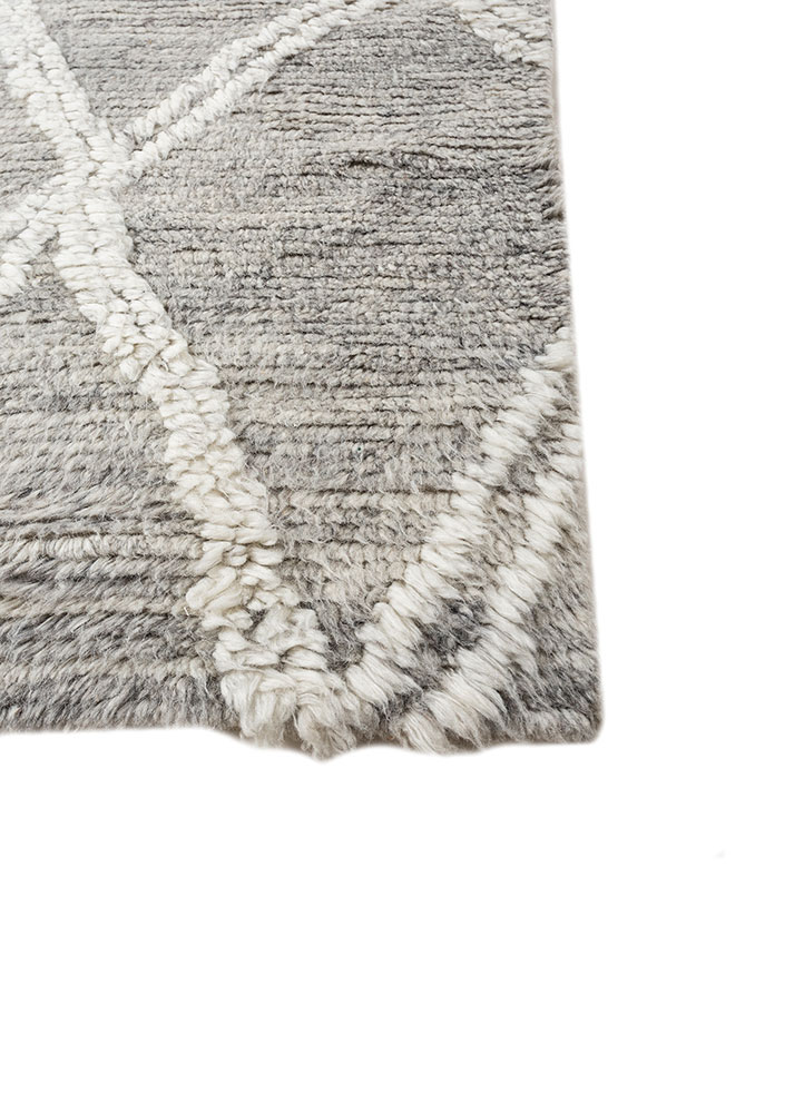 zuri grey and black wool hand knotted Rug - Corner