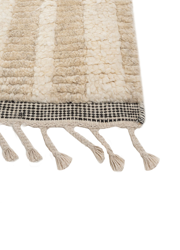 aprezo ivory wool hand knotted Rug - Corner