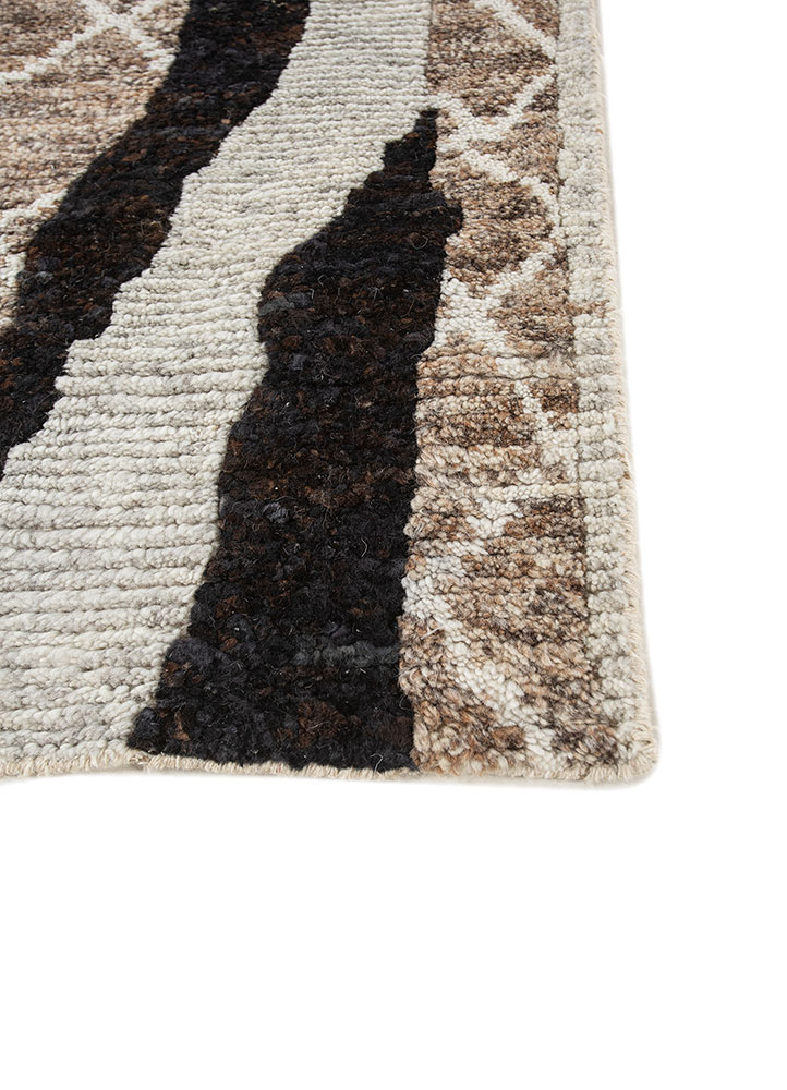 zuri beige and brown wool hand knotted Rug - Corner
