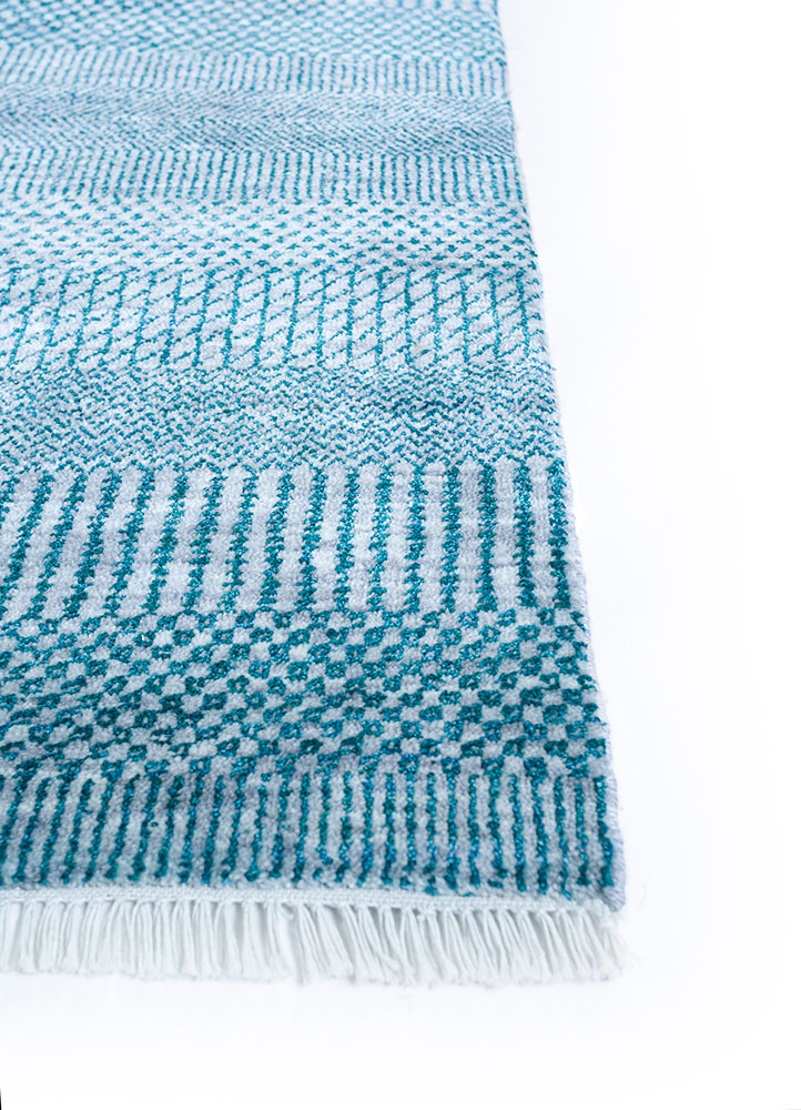 kairos blue wool and viscose hand knotted Rug - Corner