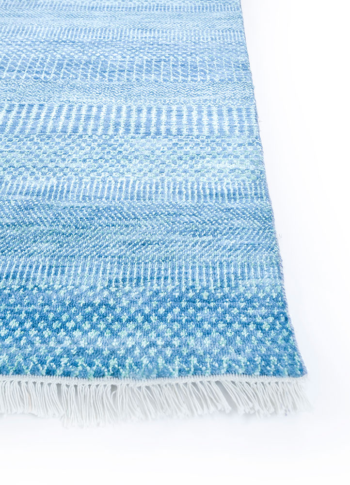 kairos blue wool and viscose hand knotted Rug - Corner