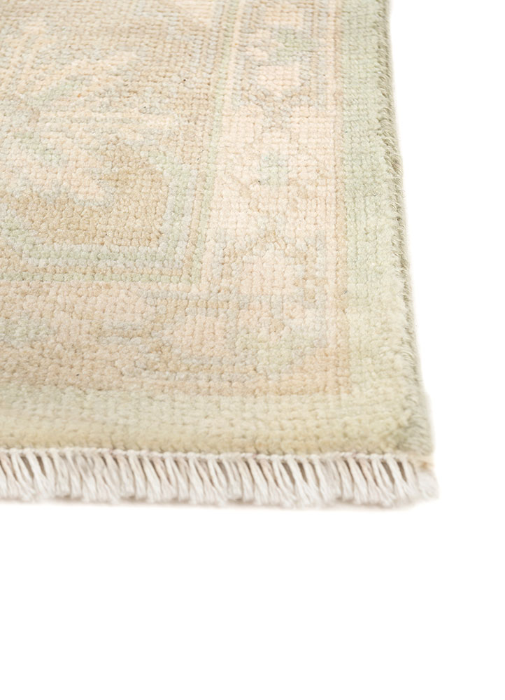 cyanna green wool and viscose hand knotted Rug - Corner