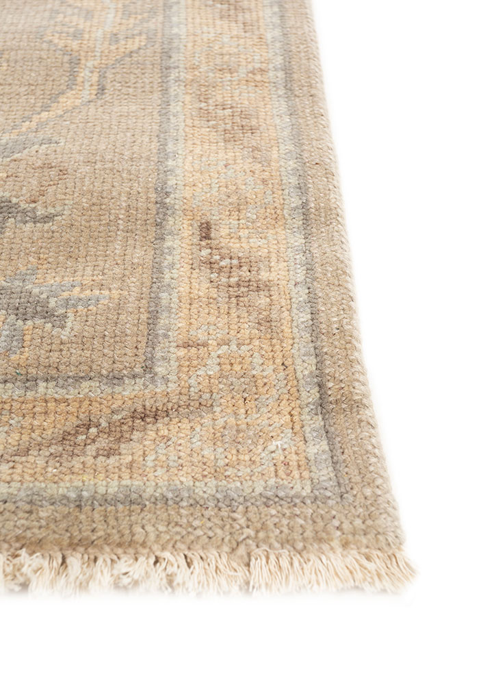 cyanna green wool and viscose hand knotted Rug - Corner