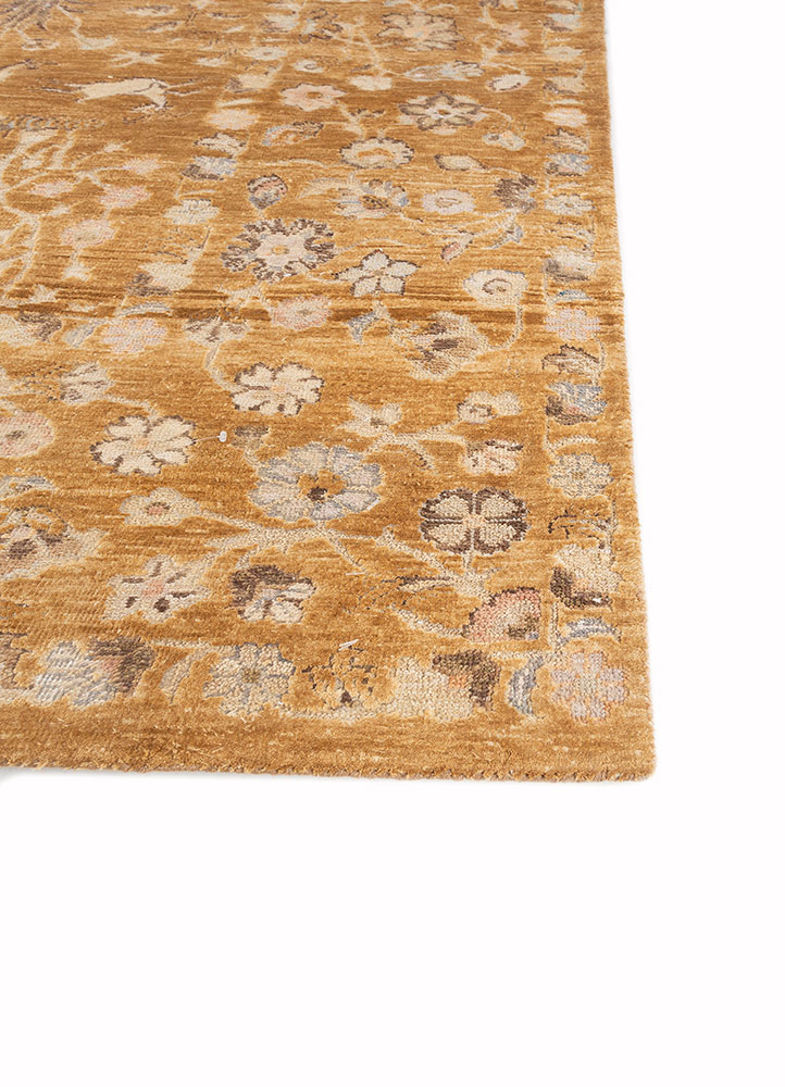 far east gold wool and silk hand knotted Rug - Corner