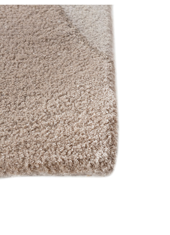 linear ivory wool and viscose hand tufted Rug - Corner