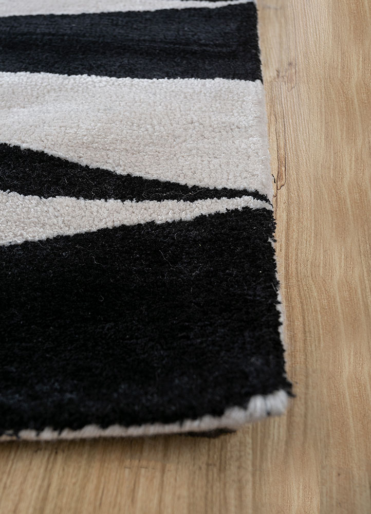 contour grey and black wool and viscose hand tufted Rug - Corner