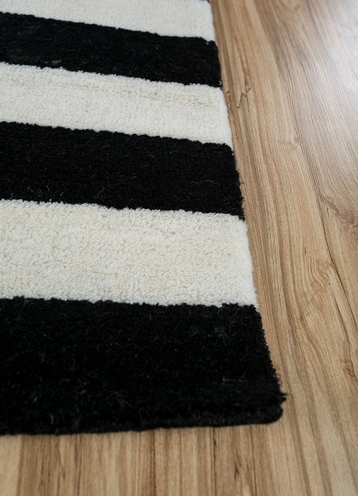 contour grey and black wool hand tufted Rug - Corner