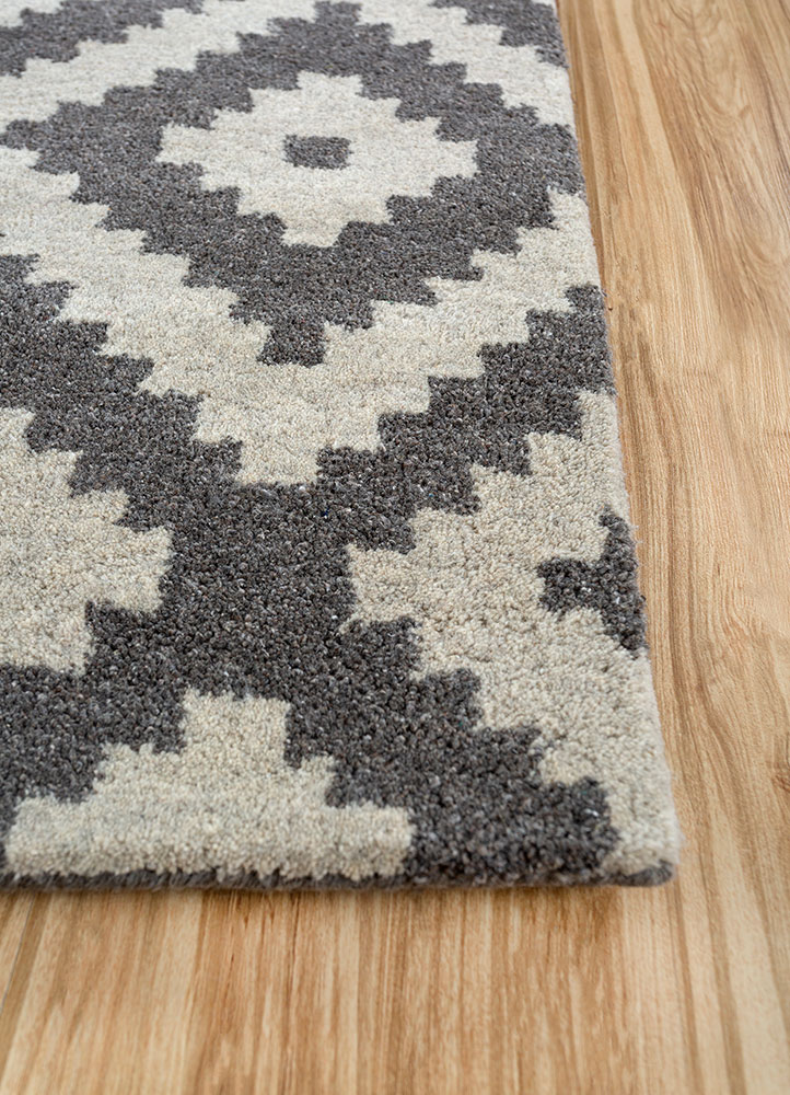 contour grey and black wool and viscose hand tufted Rug - Corner