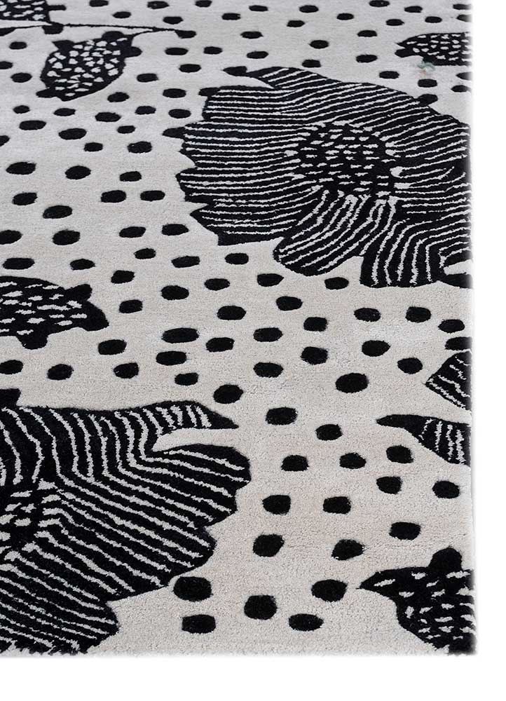 hacienda ivory wool and viscose hand tufted Rug - Corner