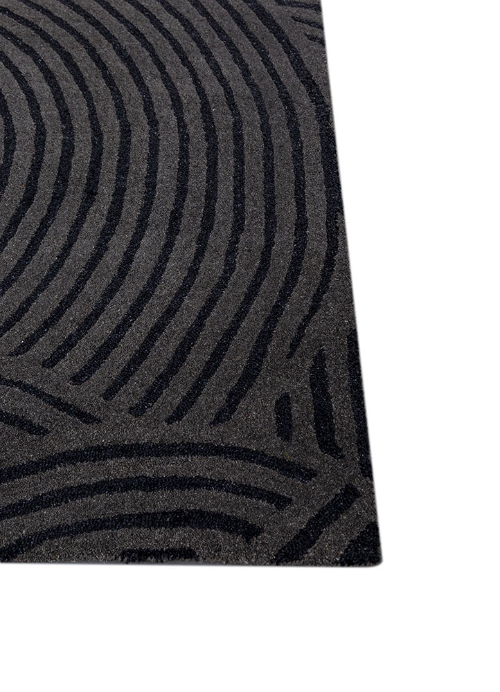 pathways grey and black wool and viscose hand tufted Rug - Corner