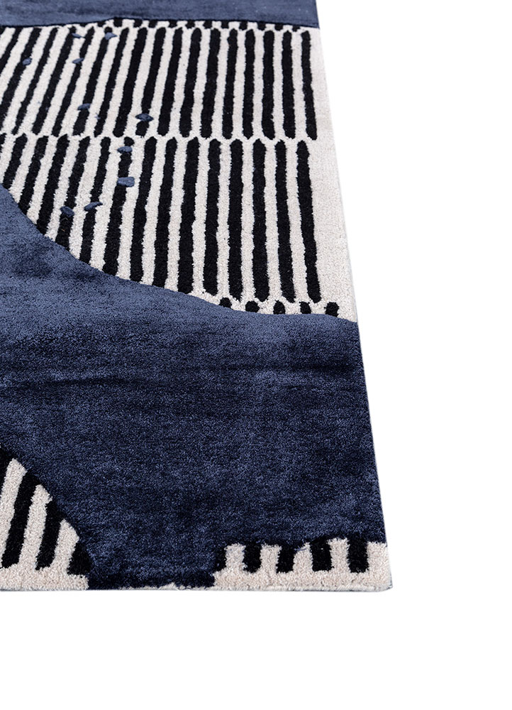 adrift blue wool and viscose hand tufted Rug - Corner