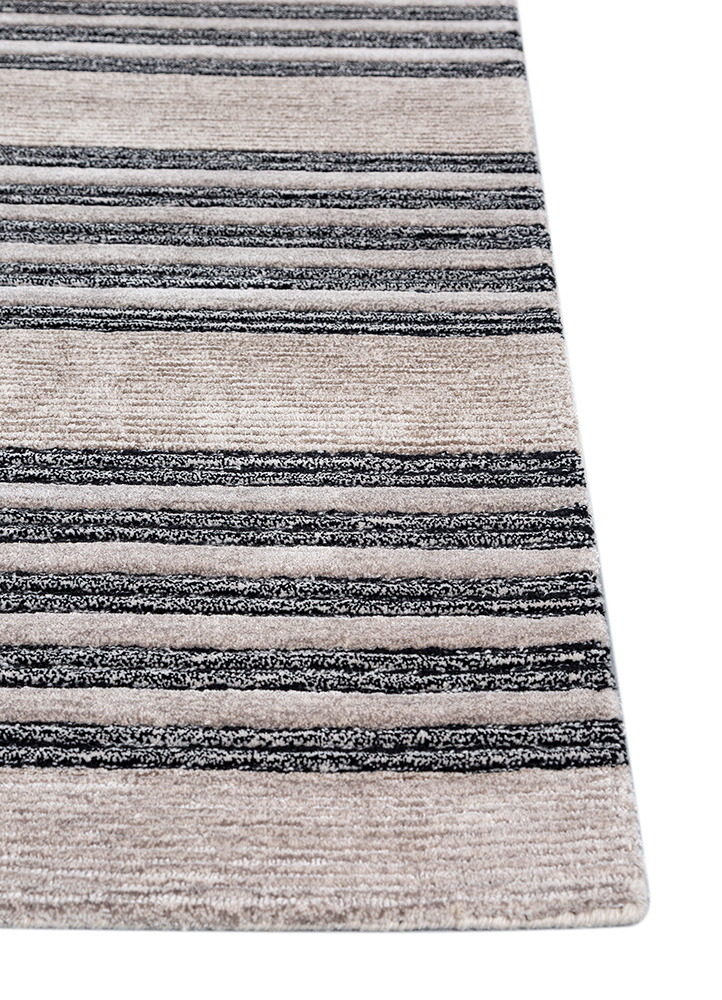 pathways ivory wool and viscose hand tufted Rug - Corner