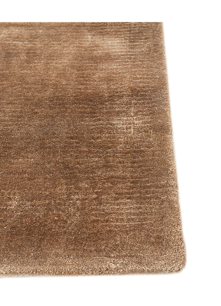cera gold viscose hand tufted Rug - Corner