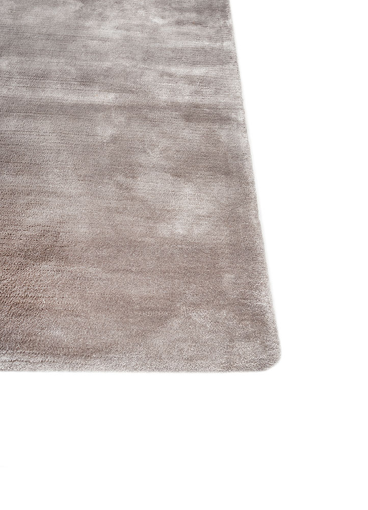cera grey and black viscose hand tufted Rug - Corner