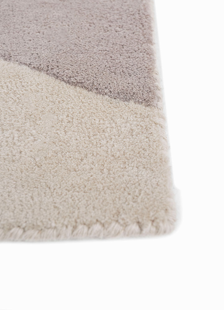 modo ivory wool hand tufted Rug - Corner