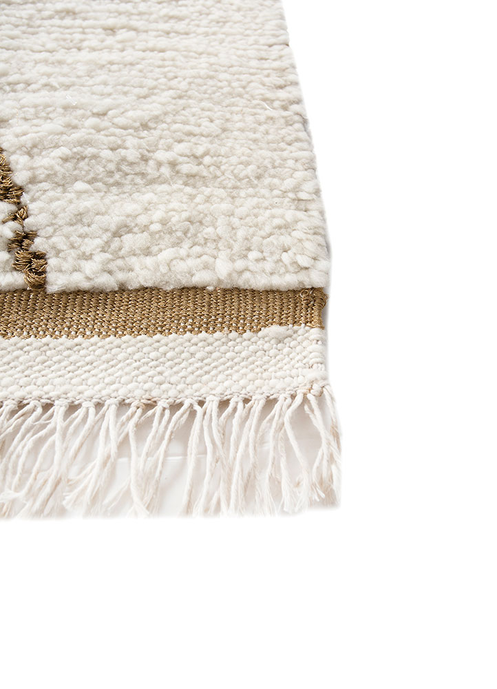 aprezo ivory wool hand loom Rug - Corner