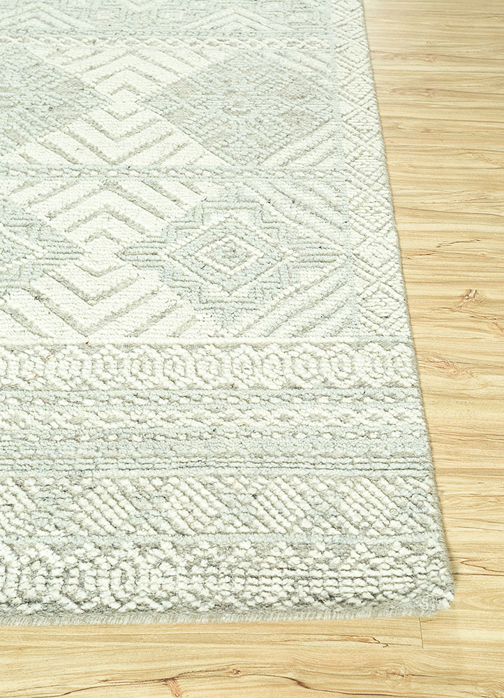 manifest ivory wool hand knotted Rug - Corner