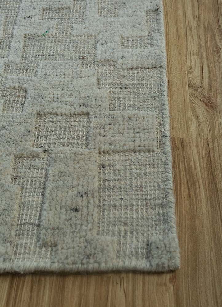 zuri ivory wool hand knotted Rug - Corner