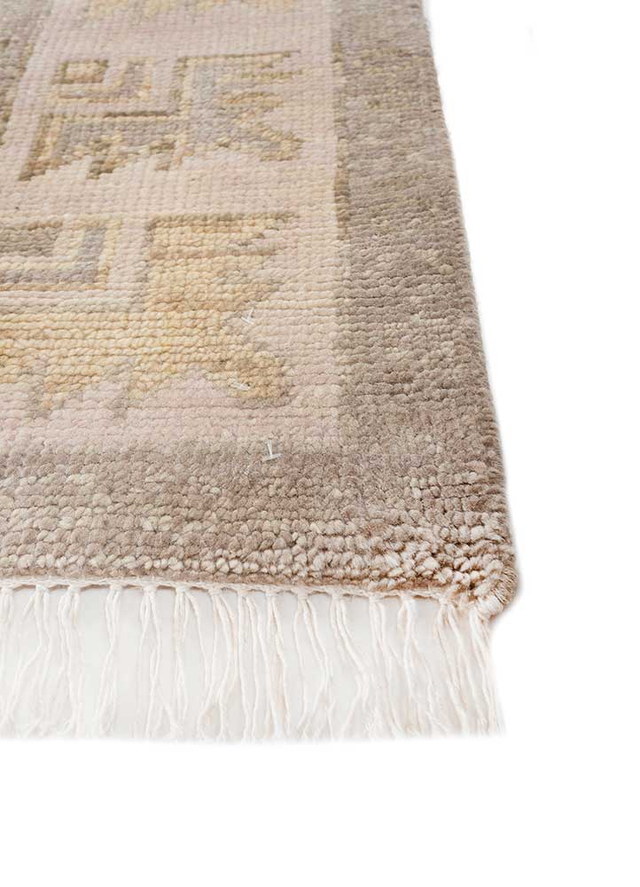 thyme ivory wool hand knotted Rug - Corner
