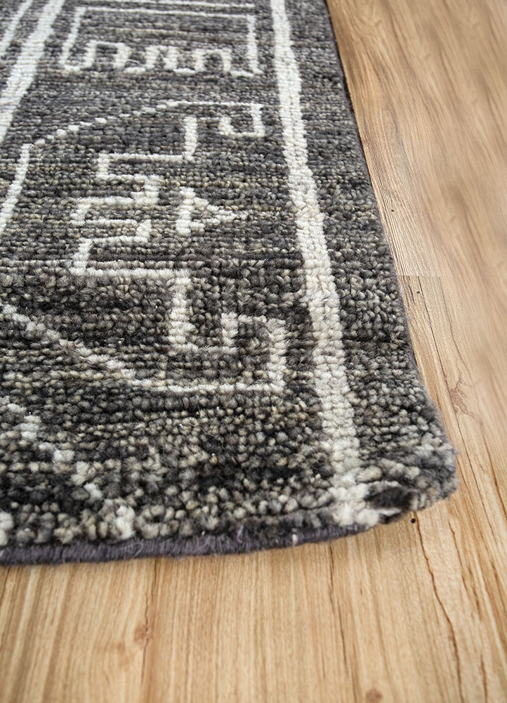 clan blue wool hand knotted Rug - Corner