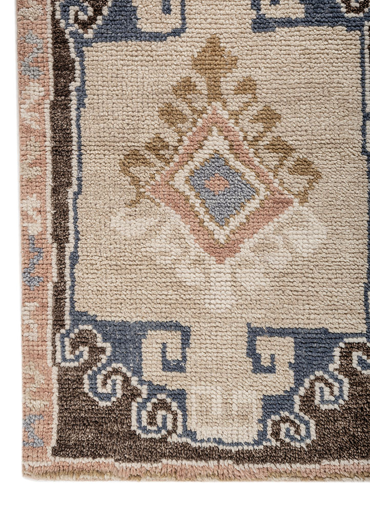 zuri beige and brown wool hand knotted Rug - Corner