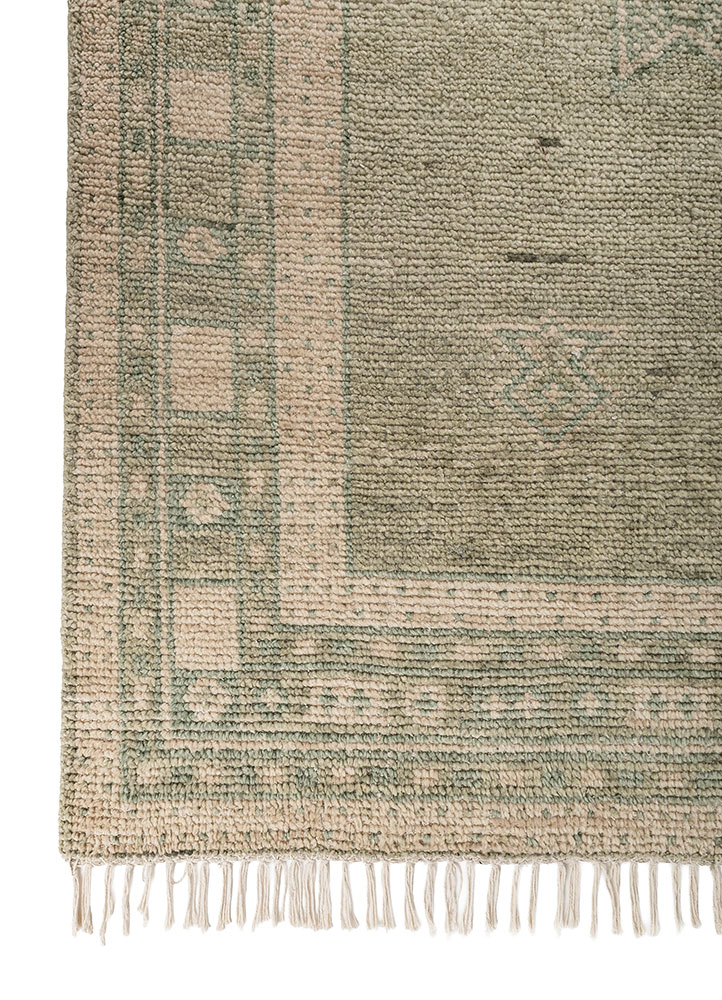 aprezo green wool hand knotted Rug - Corner