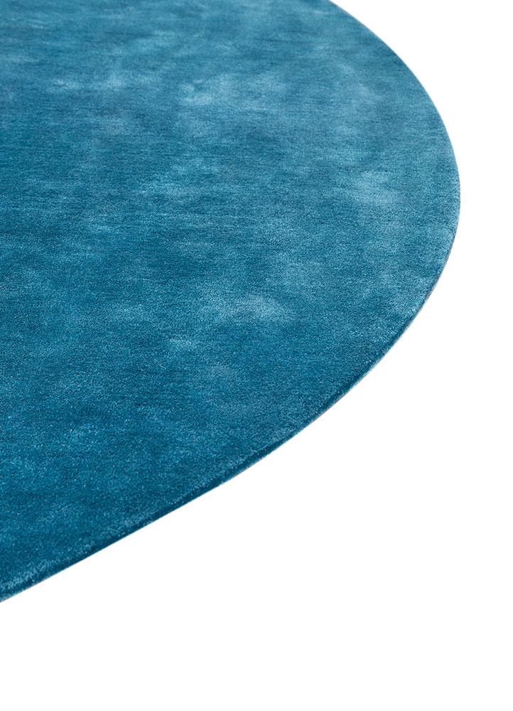 cera blue viscose hand tufted Rug - Corner