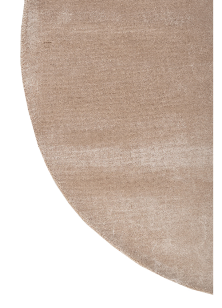 cera ivory viscose hand tufted Rug - Corner