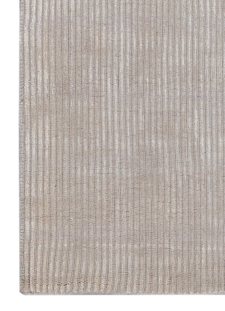 tesoro ivory wool and viscose hand loom Rug - Corner