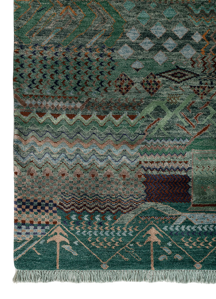manchaha green wool and bamboo silk hand knotted Rug - Corner