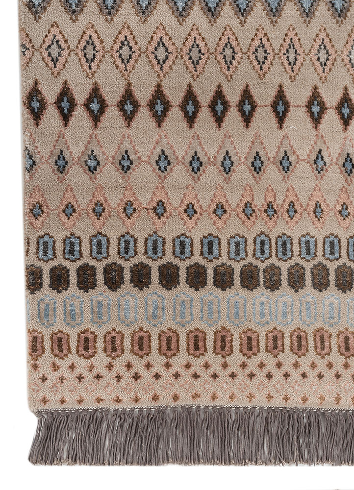 manchaha ivory wool and bamboo silk hand knotted Rug - Corner