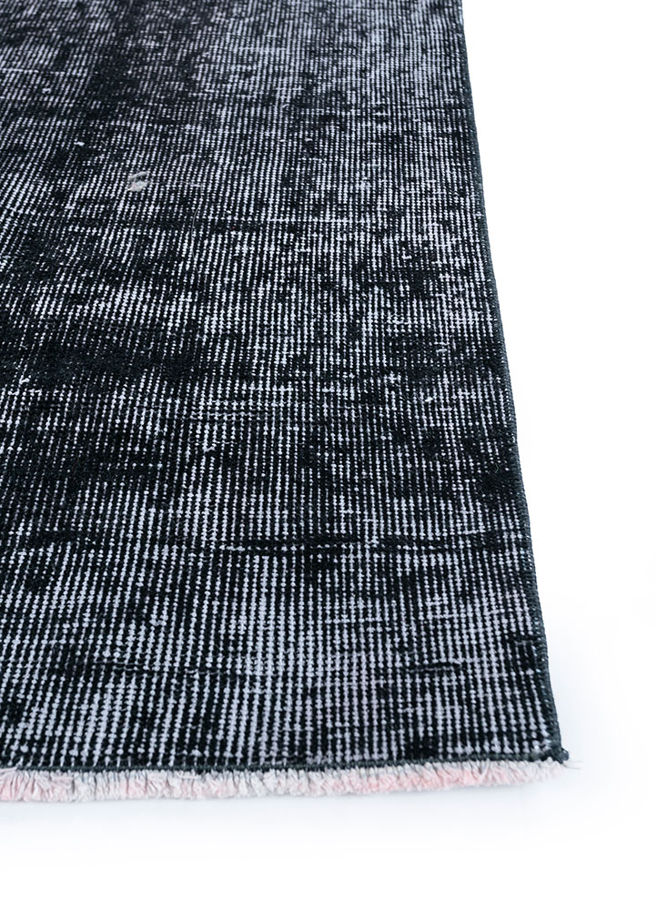 lacuna grey and black wool hand knotted Rug - Corner